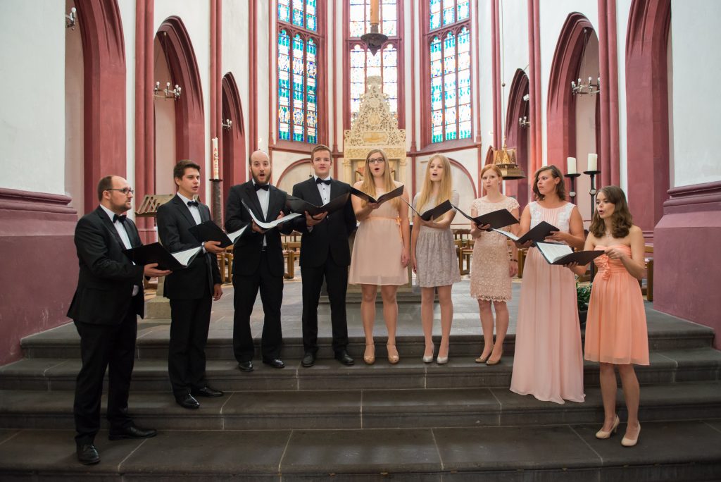 Das Vokalensemble vokalista singt in der Liebfrauenkirche in Koblenz